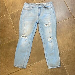 Judy Blue Boyfriend Fit Jeans! 32